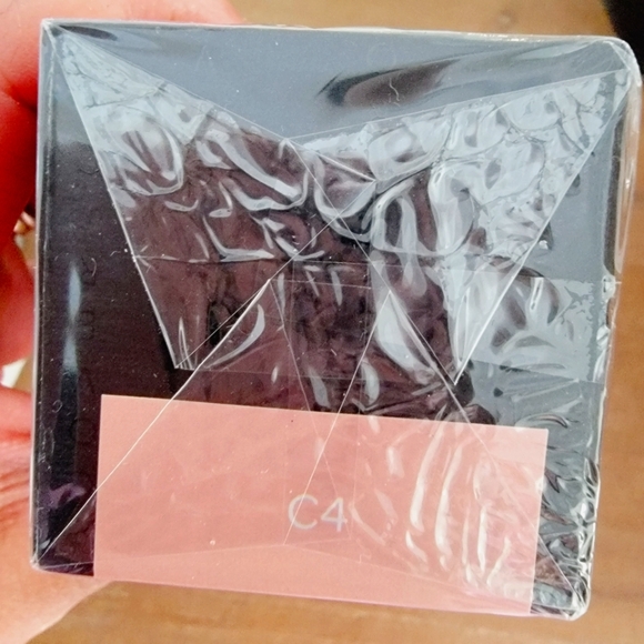 BPerfect Cosmetics matte foundation in C4 - Picture 2 of 2